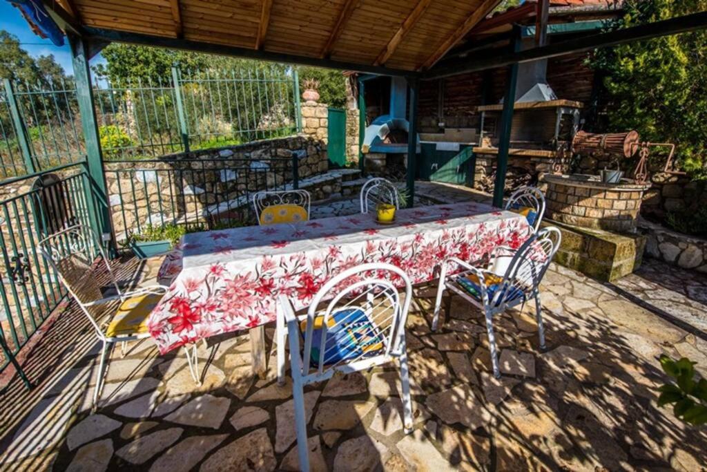 Kelly'S Villa In Stoupa Neokhorion  Екстериор снимка