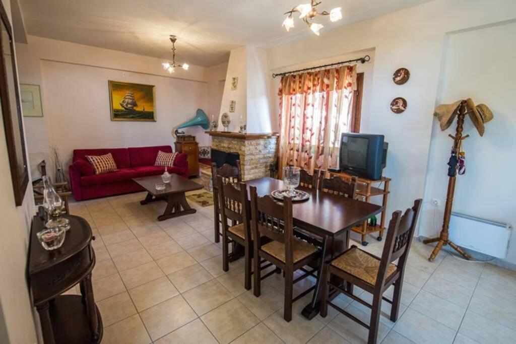 Kelly'S Villa In Stoupa Neokhorion  Екстериор снимка
